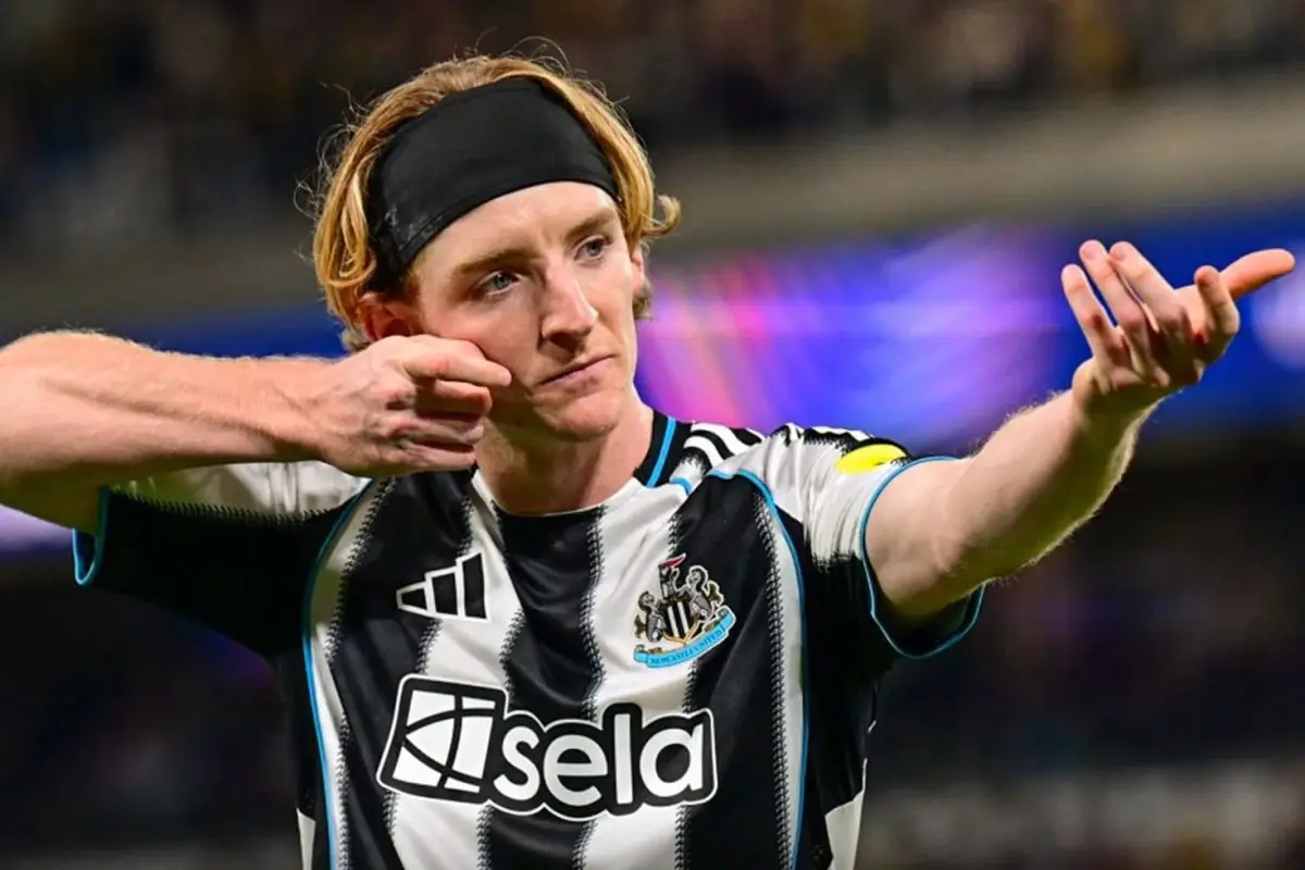 newcastle-united-dan-sampiyonlar-ligi-nde-4-0-lik-19107502_1012_amp.jpg