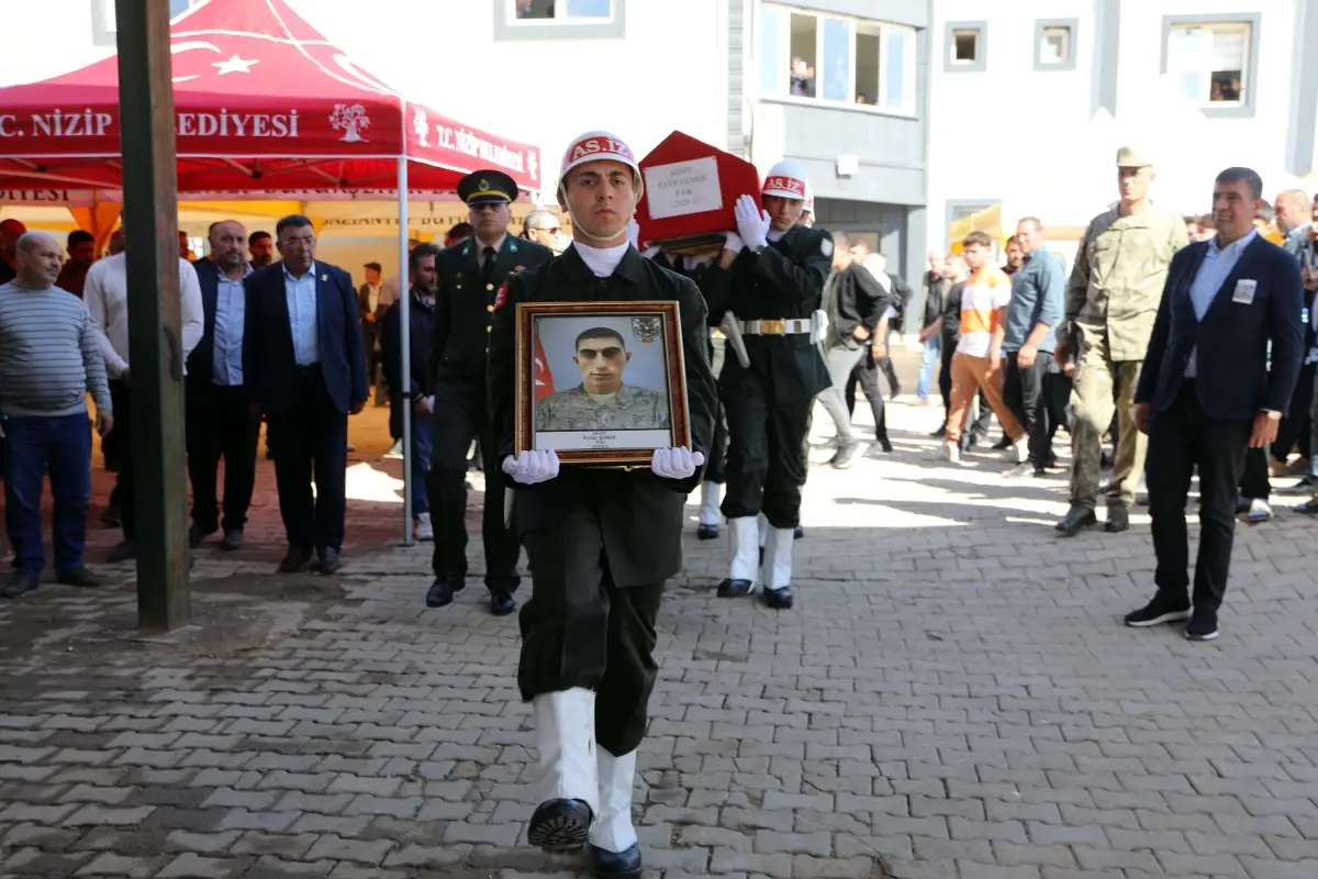 sehit-asker-memleketi-gaziantep-te-son-yolcul-19161234_amp.jpg