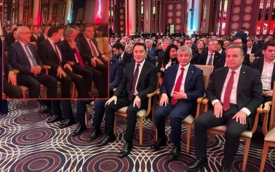 İki dikkat çekici kişi aynı yere geldi