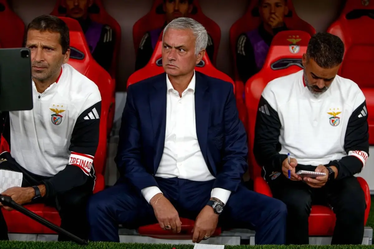 yildiz-futbolcudan-olay-mourinho-ifsasi-her-gece-19135523_1463_amp.jpg