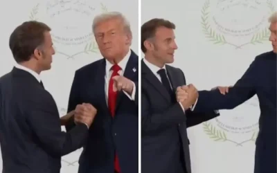 Zirvede Trump ve Macron’un bilek güreşi!