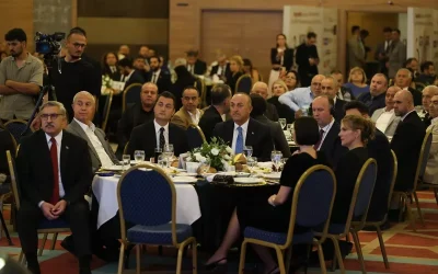 Antalya’da 5. Küresel Başarı ve İsmail Gaspıralı Onur Ödülleri Töreni yapıldı