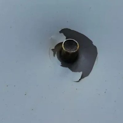 Araç seyir halindeyken yorgun mermiye hedef oldu