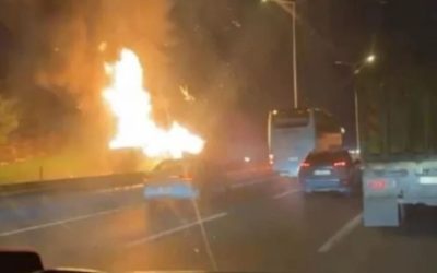 Eyüpsultan’da İETT otobüsü alev aldı