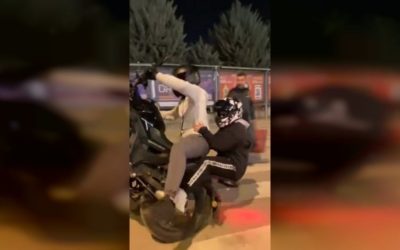 İnegöl’de motosiklet kazası: Fren yaparken yaralanan sürücü