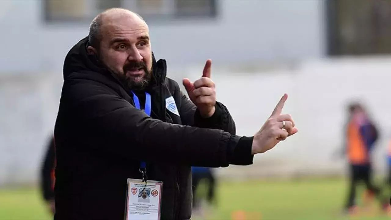 Ünlü teknik direktör Mladen Zizovic maç sırasında kalp krizi geçirerek hayatını kaybetti