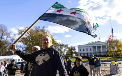 Suriyeliler Beyaz Saray’da Ahmed eş-Şara’ya destek verdi.