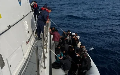 64 Düzensiz Göçmen Seferihisar’da Kurtarıldı