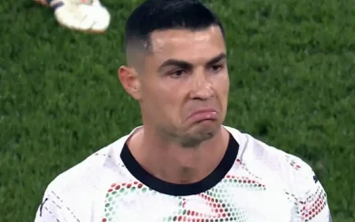 Ronaldo’ya tarihi kırmızı kart! Şaşkınlık dorukta