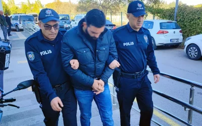 Ehliyetsiz Sürücü Yaya Geçidinde Kaza Yaptı