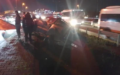 Pikap, seyyar satıcıya çarptı: Yaralı var.