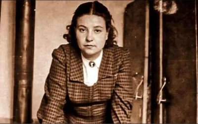 Türkiye’nin ilk kadın öğretmeni: Fatma Refet Angın