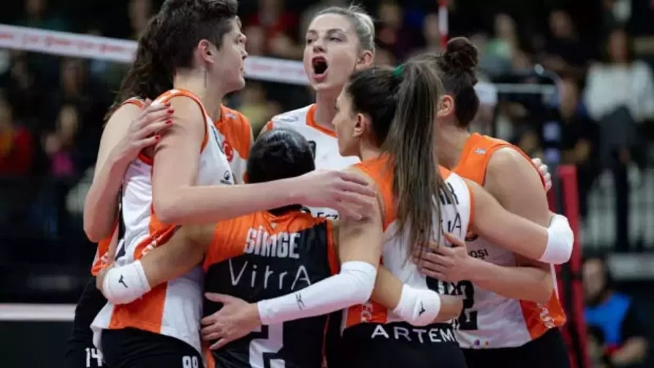 File derbisinde Eczacıbaşı Dynavit farka gitti Galatasaray’a set vermediler