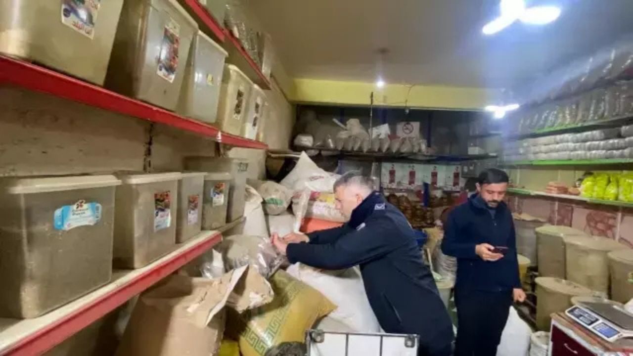 Şanlıurfa’da Bakkal Denetimi Şoke Etti Bozuk Gıdalar İmha Edildi