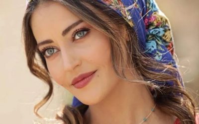 Tuğba Melis Türk Umre’de Babaannesinin Başörtüsünü Takarken Duygusal Anlar Yaşadı