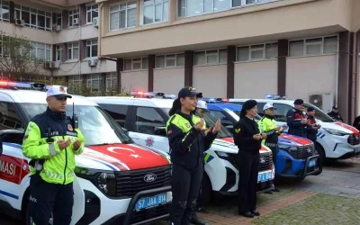 Sinop’ta güvenlik güçlerine 19 yeni araç verildi.